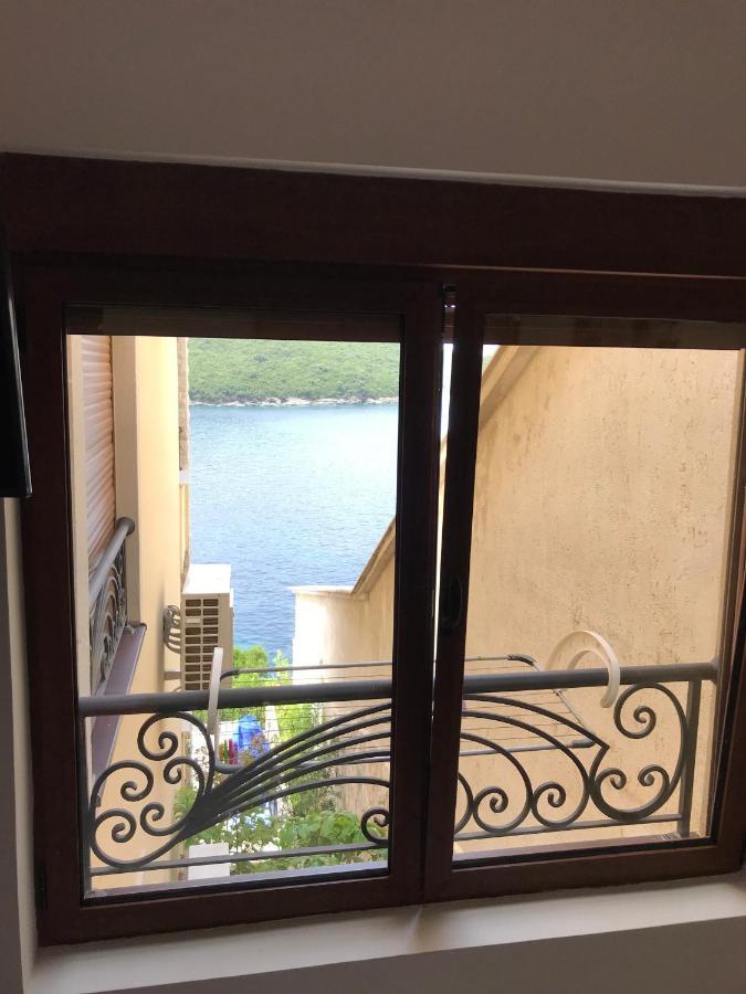 Vilena Apartmani Tivat Bagian luar foto