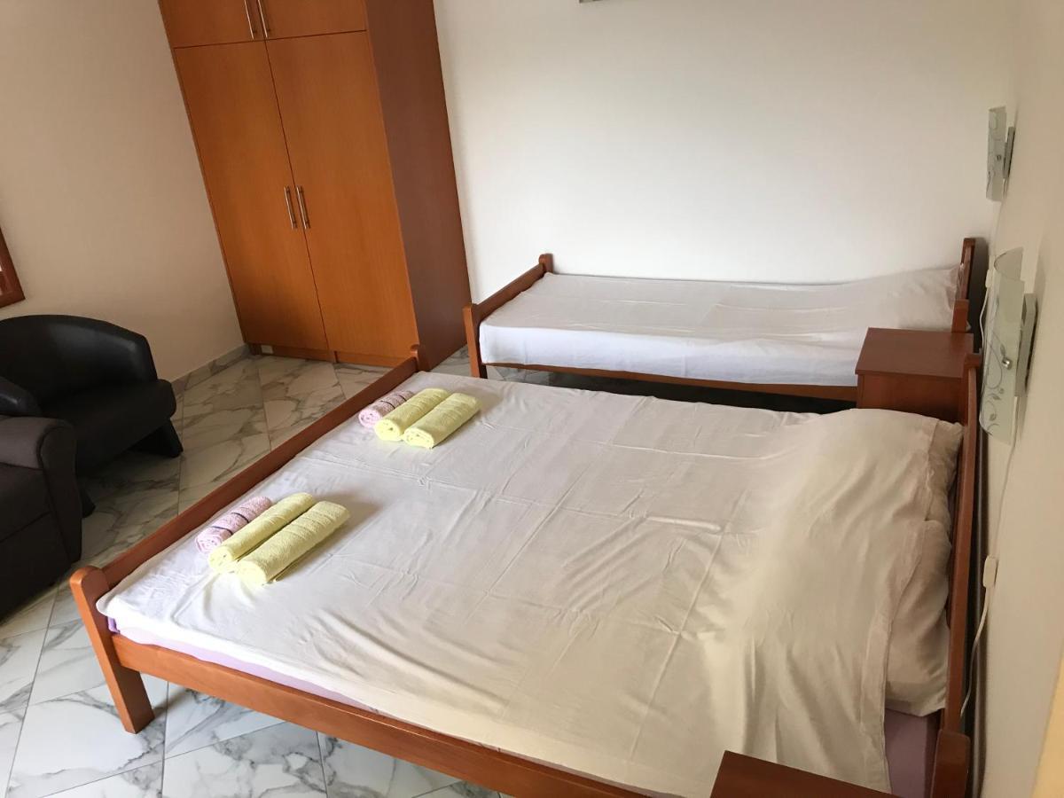 Vilena Apartmani Tivat Bagian luar foto