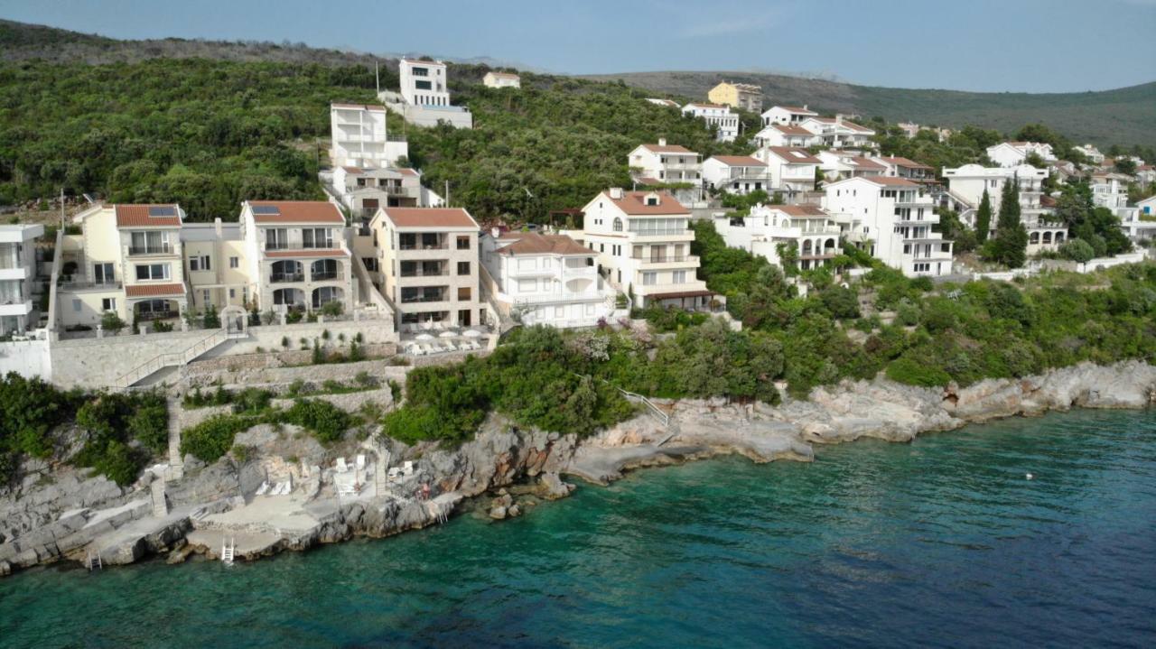 Vilena Apartmani Tivat Bagian luar foto
