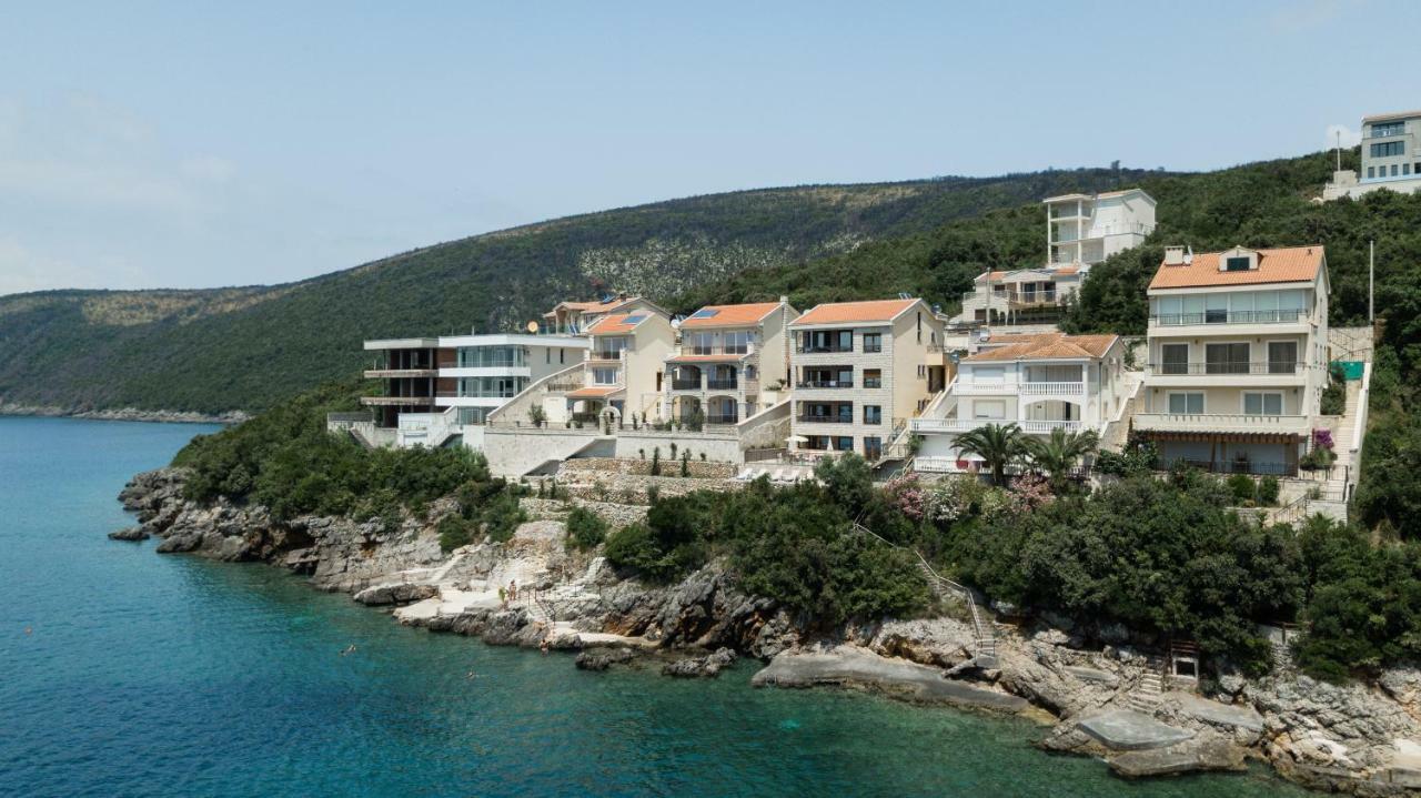 Vilena Apartmani Tivat Bagian luar foto
